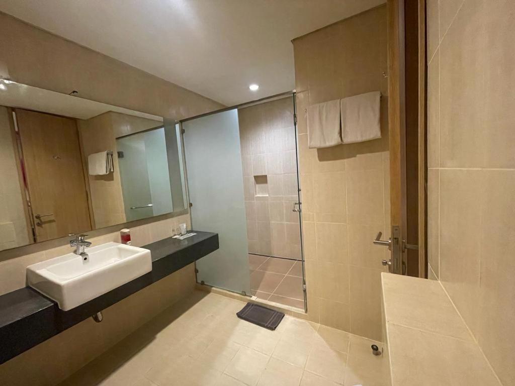 Grand G7 Hotel Pasar Baru Jakarta Exterior photo